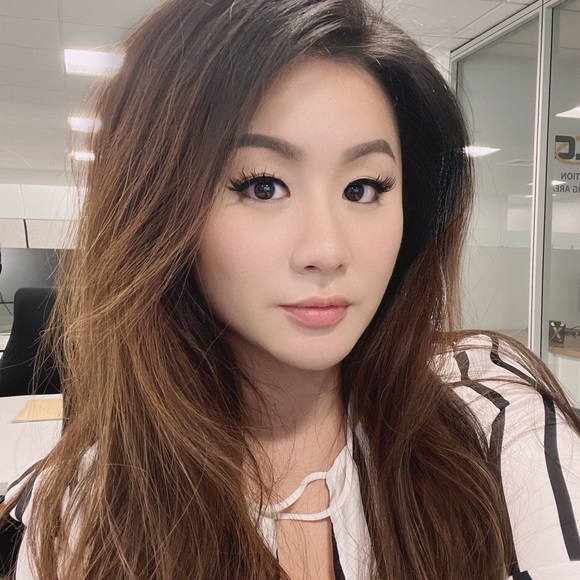 Meet your Posher - Picture 1 of 3